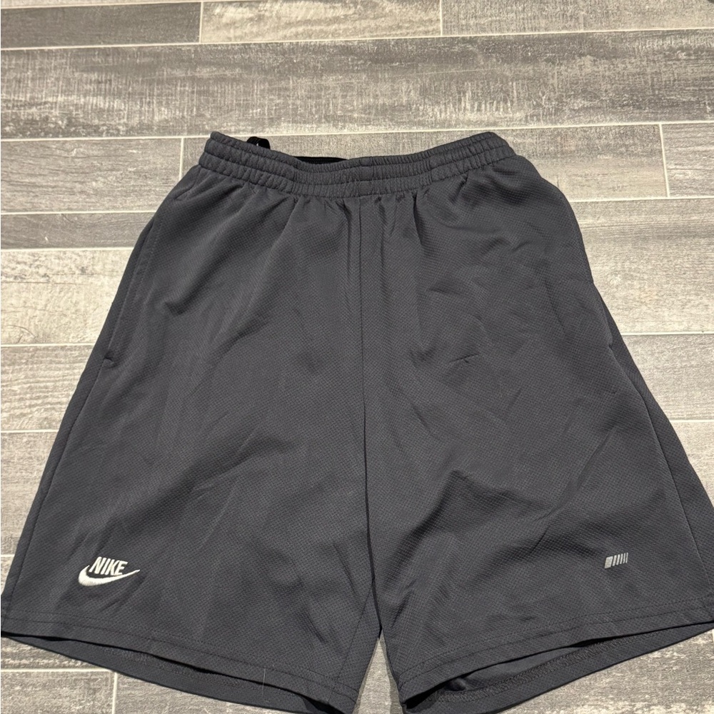 Nike Men's Dark Gray Athletic Shorts